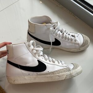 Nike Blazer mid ‘77 - White High-Top Sneakers with Black Swoosh